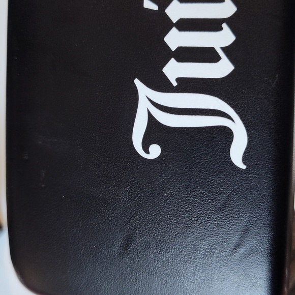 Juicy Couture Hard Shell Clam Case Black Gothic Letters Lens Cloth Pink Lining - Picture 5 of 5